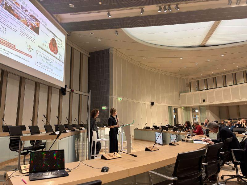 l'hémicycle où se sont déroulé les rencontres