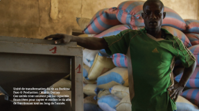 Unité de transformation du riz au Burkina Faso © Production / Martin Demay