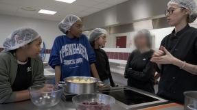 étudiants en cuisine