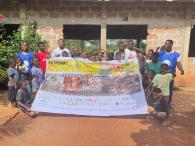 C'est une photo d'ensemble après la communication