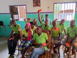 L'image utilisée illustre les réactions des jeunes artisans au cours des débats